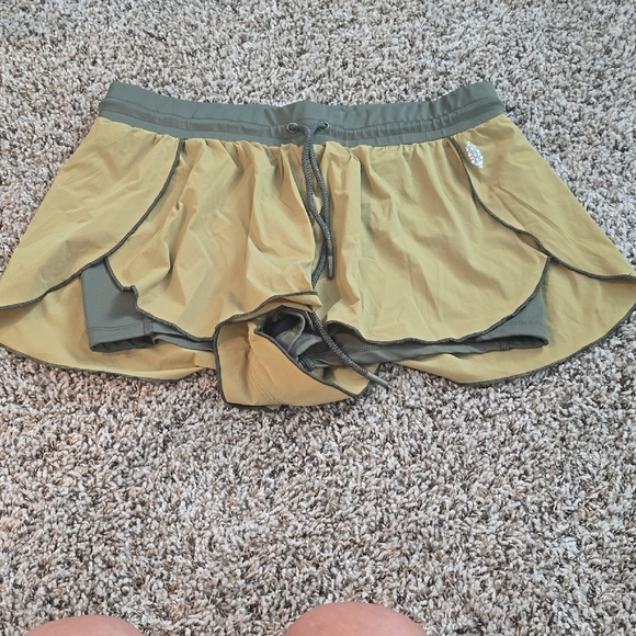 Free People Tan and Green Shorts - Picture 1 of 2
